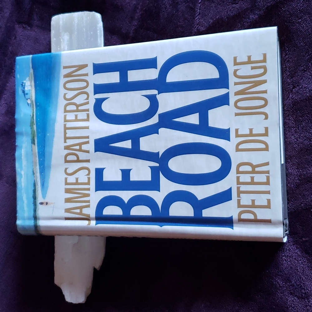 Beach Road novel by James Patterson gently used